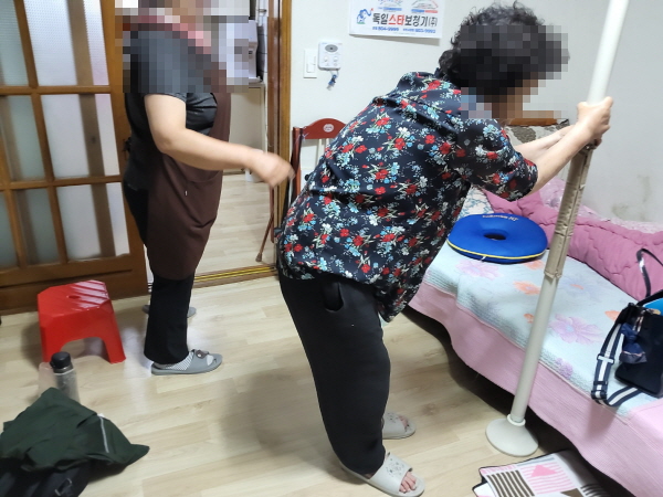 허리펴기 운동-1.jpg